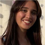 Profesora nativa y titulada en Enseñanza del Francés como Lengua Extranjera y en Lengua y Literatura Francesa, con experiencia docente, imparto clases para todos los públicos: FLE/FLS/FLP/FOS